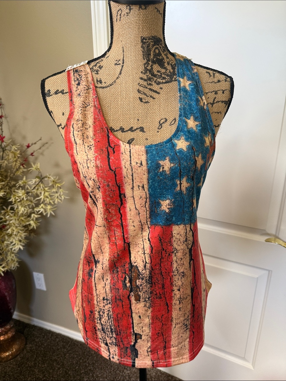 Vintage-Inspired American Flag Tank Top - Red, Blue, Cream